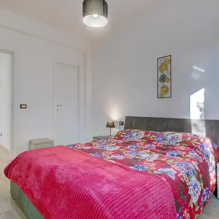 Urban-balcony-66 شقة البندقية
